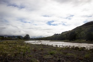 'Fluss' gegenüber der Farm